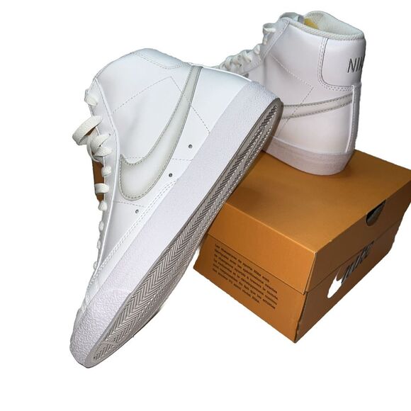 Nike Blazer Mid '77 White Vintage NAS Airbrush Photon Dust FD6924 100 Size8 - Picture 4 of 7